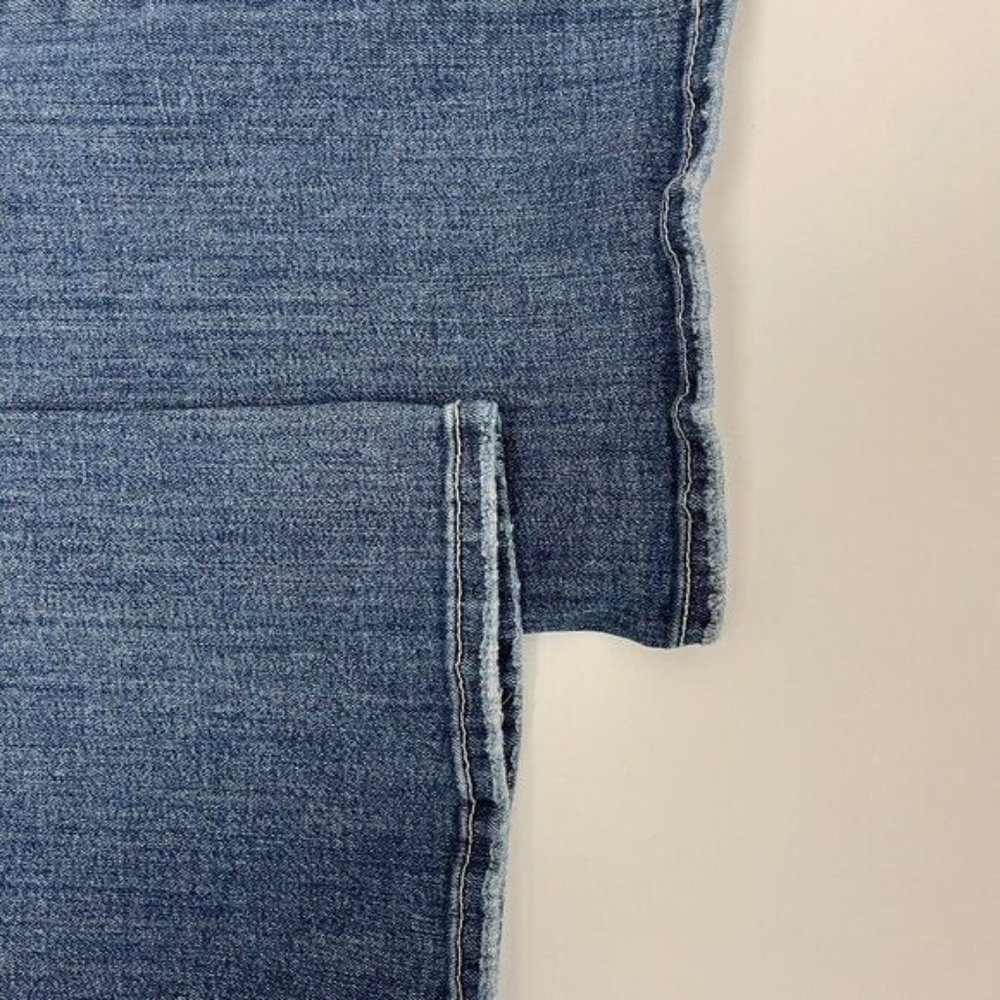 Silver Elyse Mid-Rise Slim Bootcut Jeans Size 29x31 Classic Versatile Essential - Picture 12 of 12